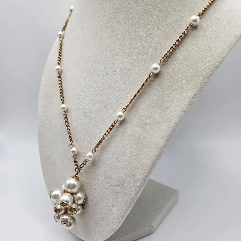 VINTAGE Park Lane Faux Pearl Cluster Pendant Gold Tone Beaded Necklace Signed
